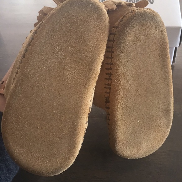Minnetonka moccs size 5 - Picture 3 of 4